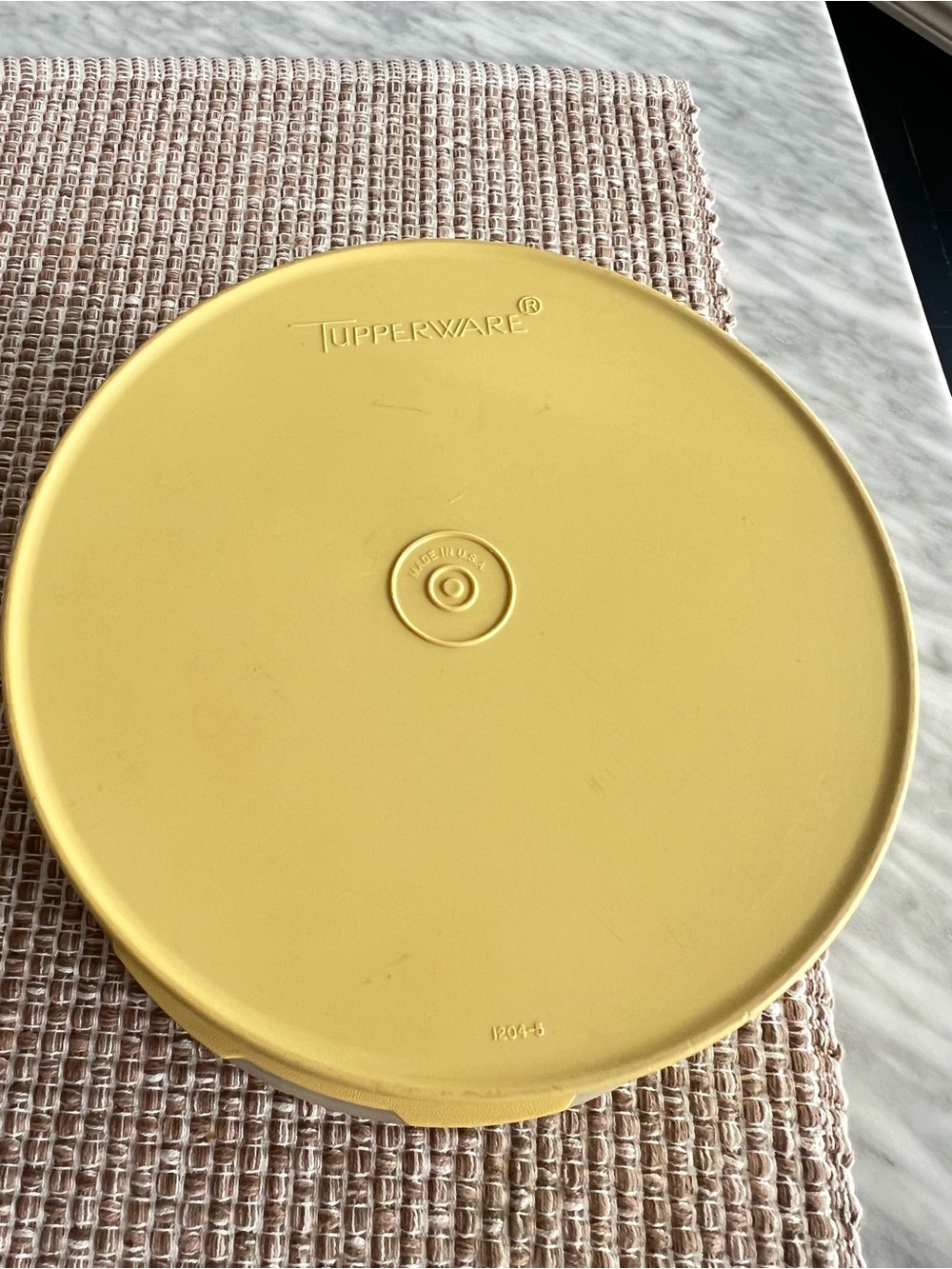 Vintage Tupperware Yellow Plastic Storage Container - Picture 3 of 5